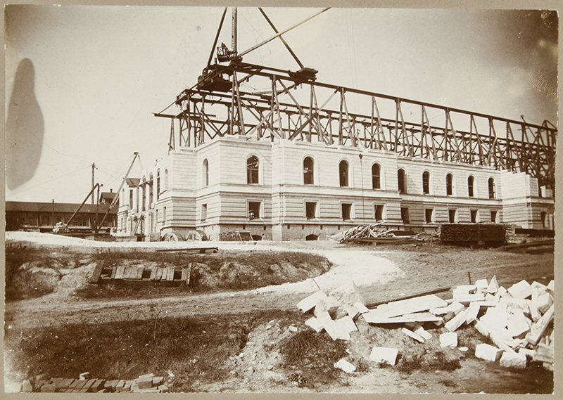 Capitol under construction, circa 1901