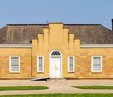 commanding officer's house at historic fort snelling