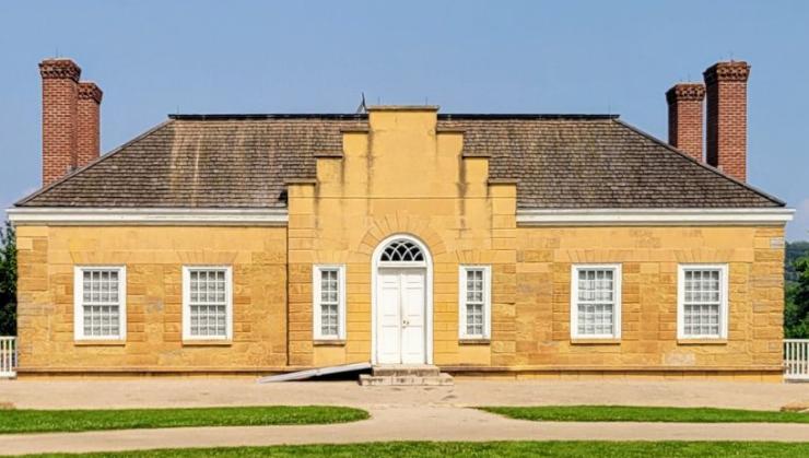 commanding officer's house at historic fort snelling